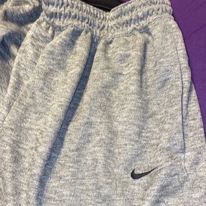 Nike  Men's  Gray Athletic Shorts Large